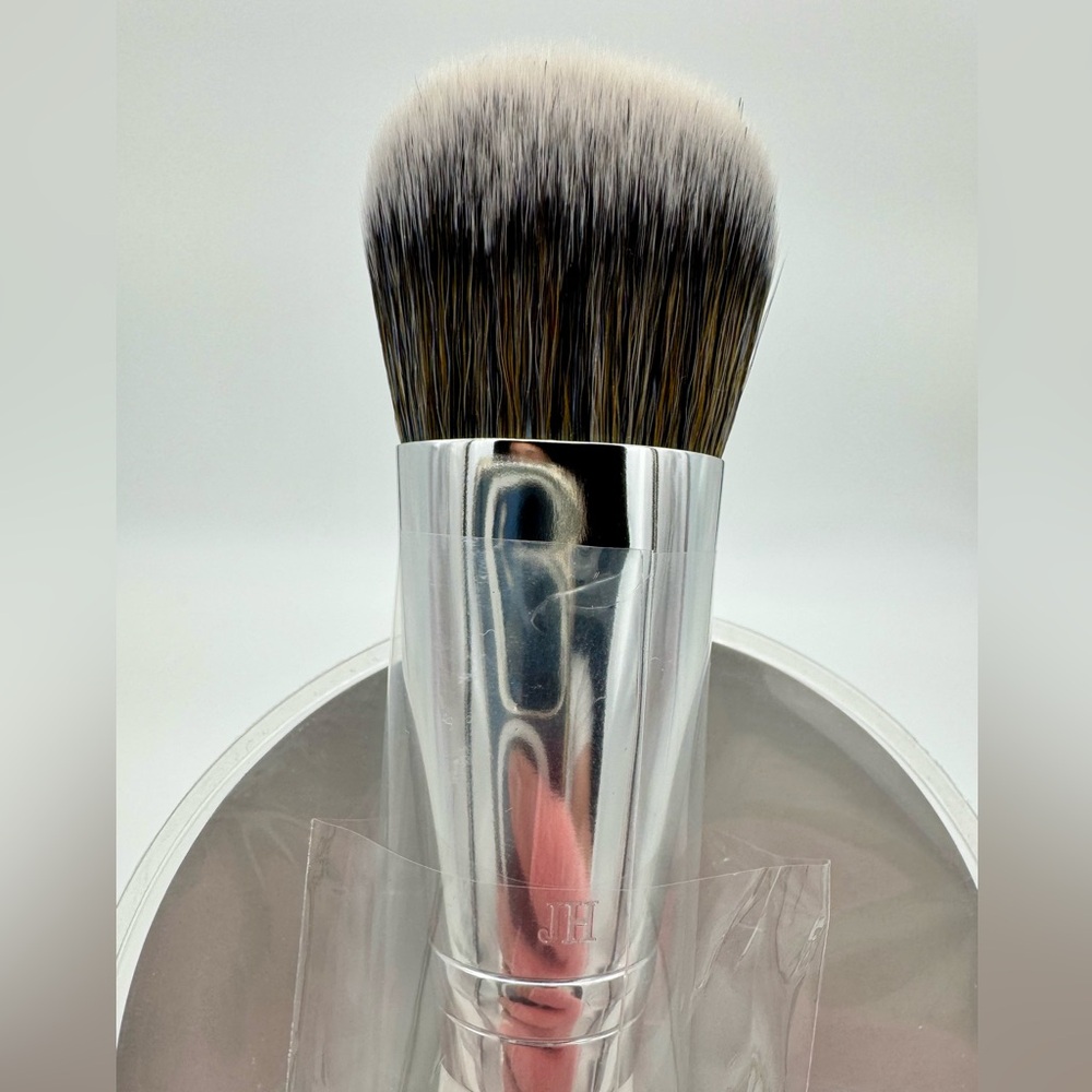 MORPHE x JACLYN HILL JH12 Undercover Lover Brush - Picture 2 of 4
